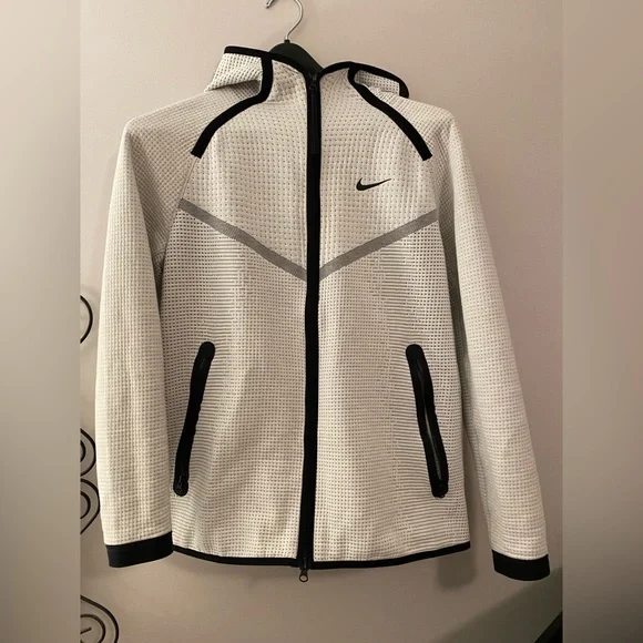 Nike tech deals pack windrunner